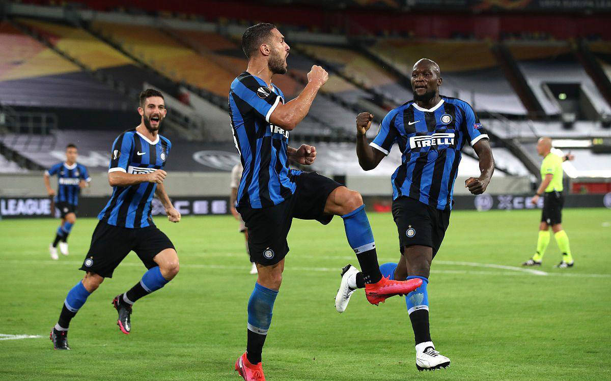 在攻防两端 在攻防两端