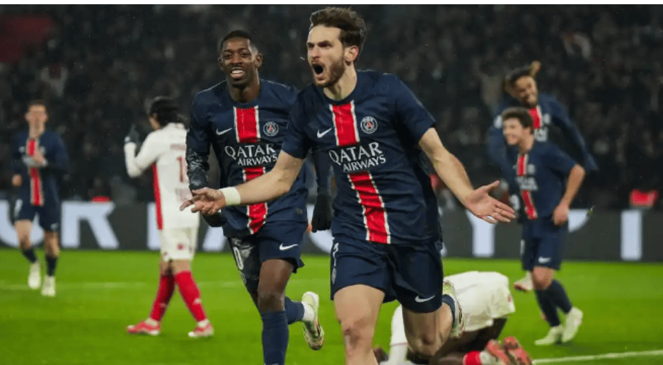 球迷们发现 球迷们发现