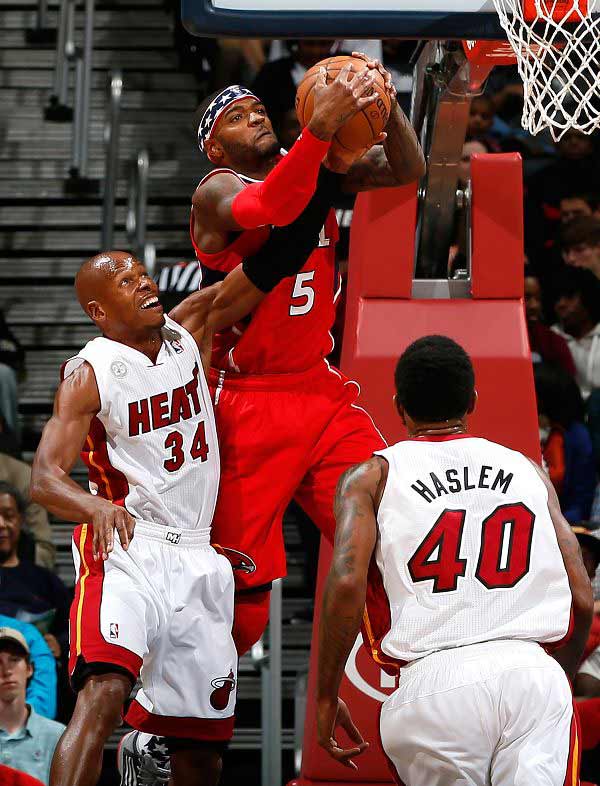 强调了一个 强调了一个