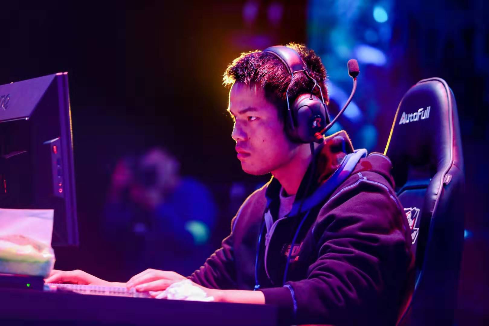 防线与门将 防线与门将